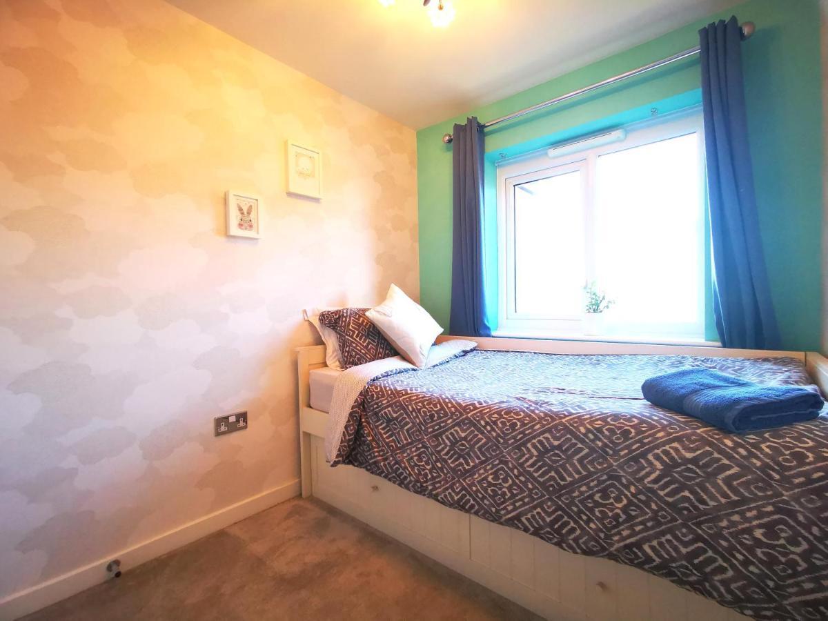 The Lawnswood - Central Manchester Holiday Home With Free Parking Buitenkant foto