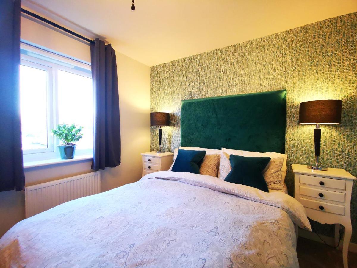 The Lawnswood - Central Manchester Holiday Home With Free Parking Buitenkant foto