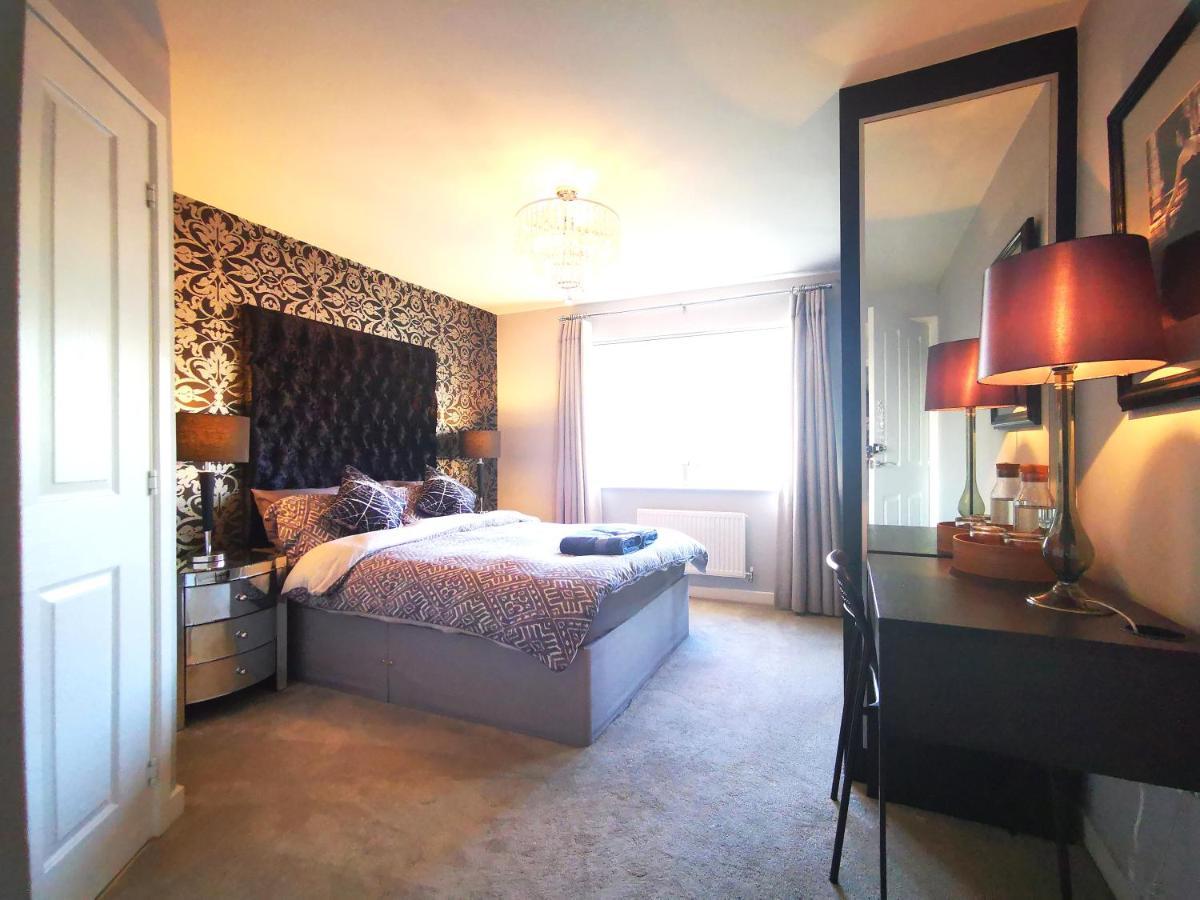 The Lawnswood - Central Manchester Holiday Home With Free Parking Buitenkant foto