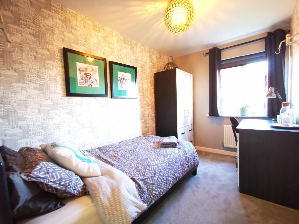 The Lawnswood - Central Manchester Holiday Home With Free Parking Buitenkant foto