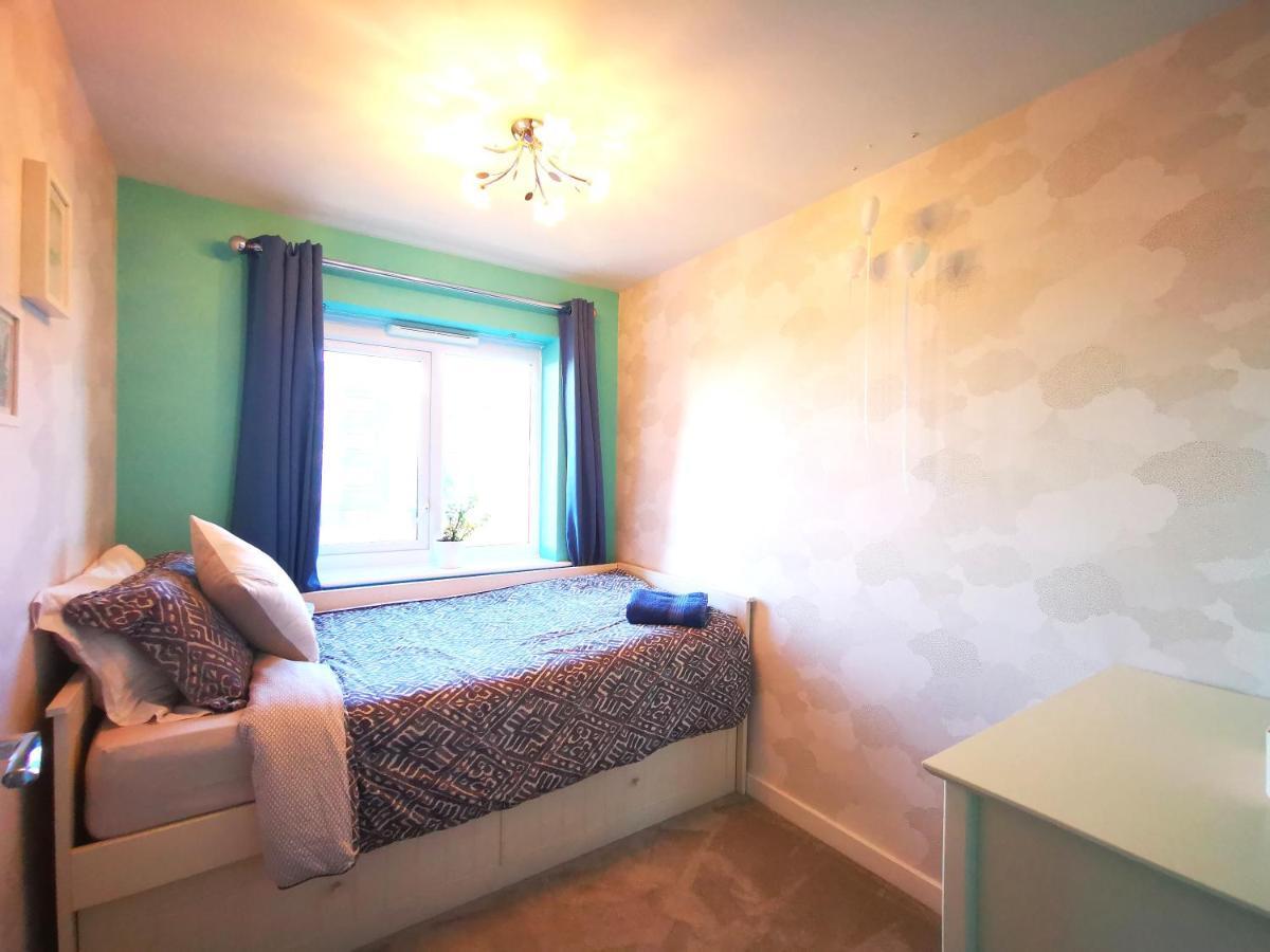 The Lawnswood - Central Manchester Holiday Home With Free Parking Buitenkant foto