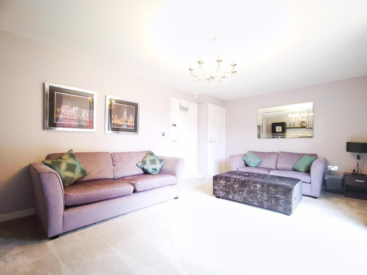 The Lawnswood - Central Manchester Holiday Home With Free Parking Buitenkant foto